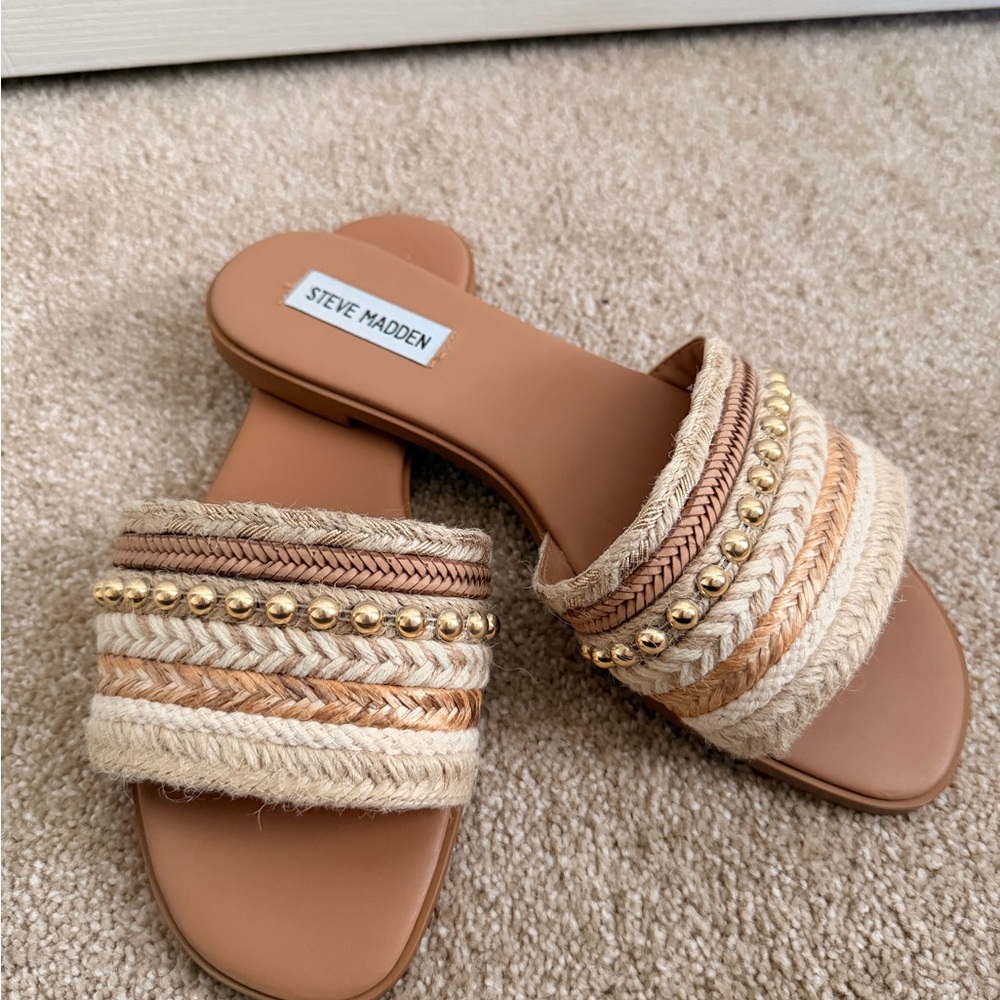 Steve Madden Women's Woven Tan and Cream Sandals